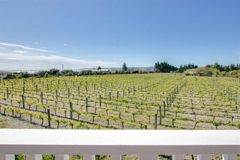 Photo of property in 20 Clifton Road, Haumoana, 4102