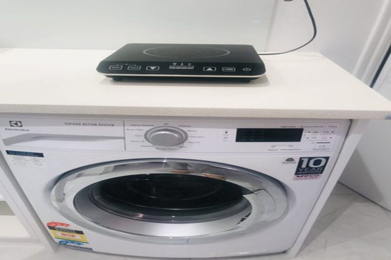 Photo of property in 23a Bournemouth Terrace, Murrays Bay, Auckland, 0630