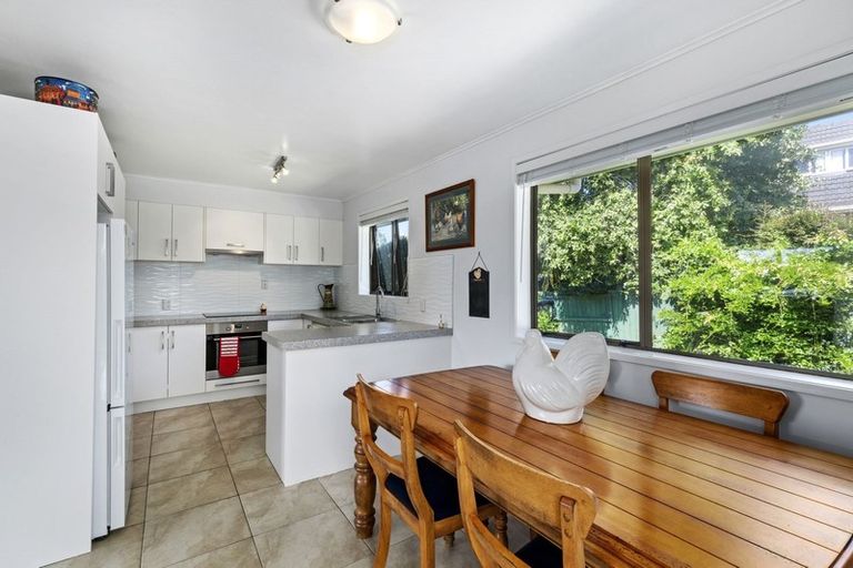 Photo of property in 10 Sunburst Lane, Torbay, Auckland, 0630