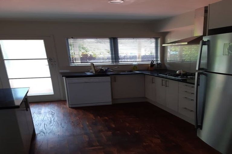 Photo of property in 93 Vandeleur Avenue, Birkdale, Auckland, 0626