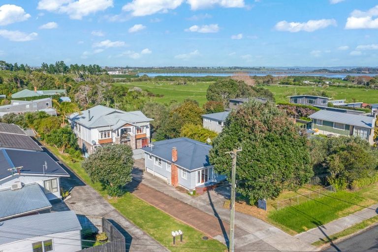 Photo of property in 6 Wellesley Road, Mangere Bridge, Auckland, 2022