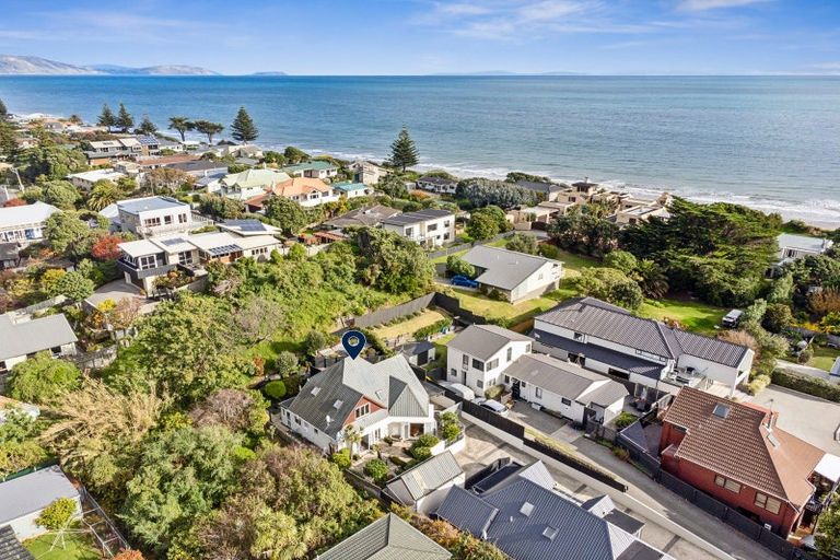 Photo of property in 18a Garden Road, Raumati Beach, Paraparaumu, 5032