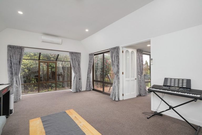 Photo of property in 31 O'connor Place, Burnside, Christchurch, 8053