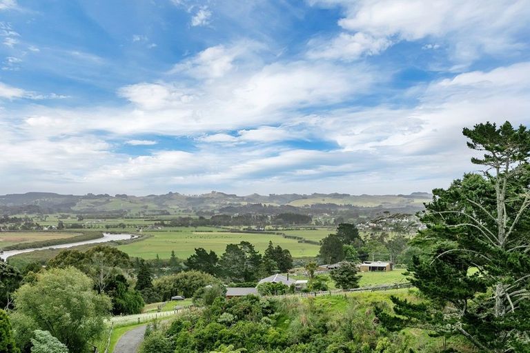 Photo of property in 75 Pipitiwai Drive, Helensville, Kaukapakapa, 0871