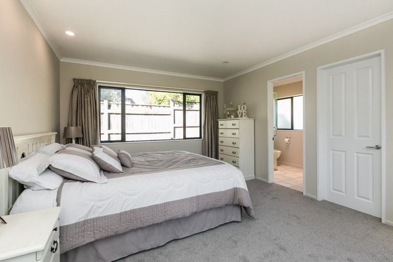 Photo of property in 38 Russell Robertson Drive, Havelock North, 4130