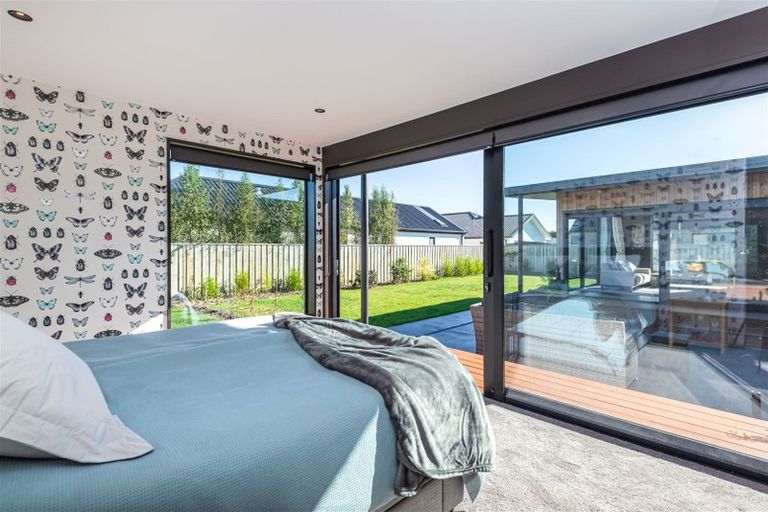 Photo of property in 16 Ardrossan Way, Tai Tapu, 7672