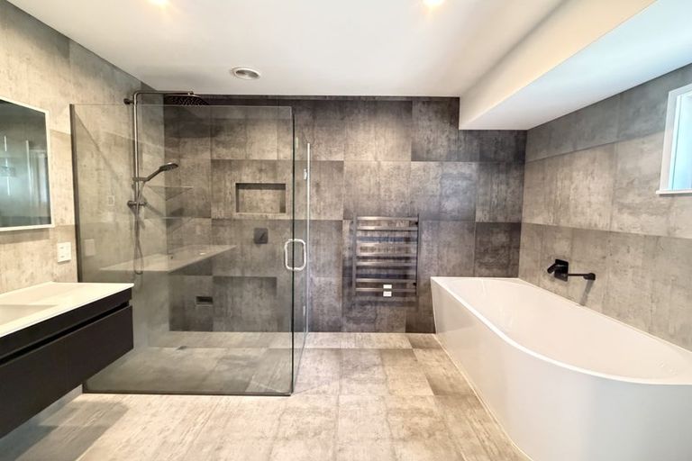 Photo of property in 122 Hugh Green Drive, Pinehill, Auckland, 0632