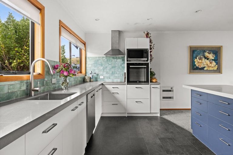 Photo of property in 12 Church Road, Taradale, Napier, 4112