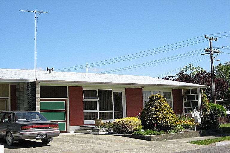 Photo of property in 1/2 Newbourne Crescent, Redwoodtown, Blenheim, 7201