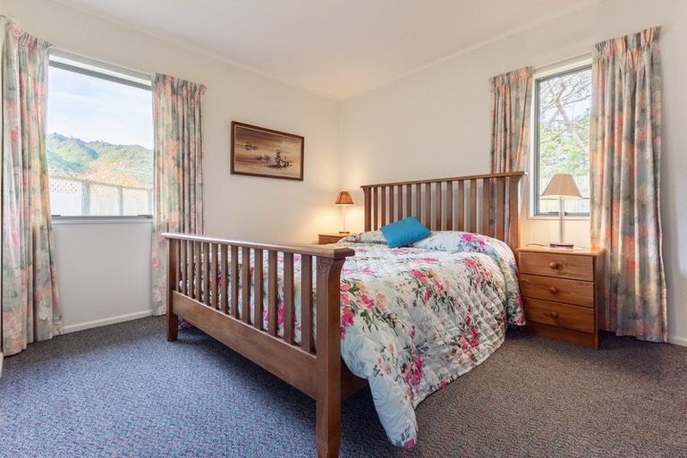 Photo of property in 29 Cranbrook Grove, Waikanae, 5036