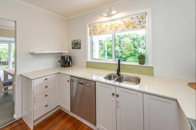 Photo of property in 43 Parkes Avenue, Saint Johns Hill, Whanganui, 4501