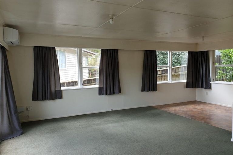 Photo of property in 32 Mimihau Grove, Wainuiomata, Lower Hutt, 5014