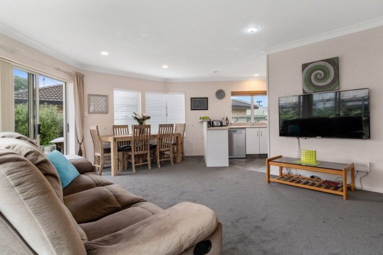 Photo of property in 9 Short Street, Otumoetai, Tauranga, 3110