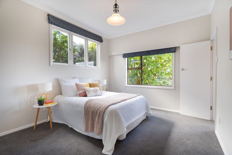 Photo of property in 34 Poto Road, Normandale, Lower Hutt, 5010