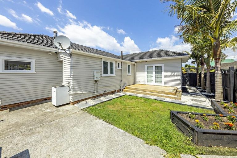 Photo of property in 15 Landscape Road, Papatoetoe, Auckland, 2025