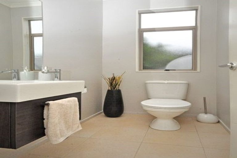 Photo of property in 107 Baverstock Road, Flat Bush, Auckland, 2016