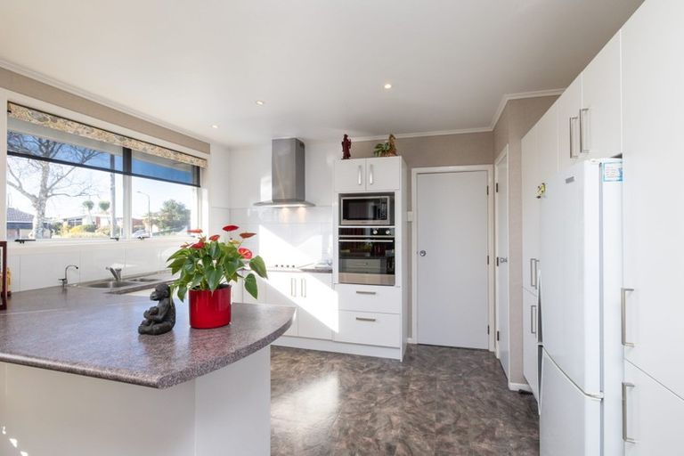 Photo of property in 64 Nevada Drive, Merrilands, New Plymouth, 4312