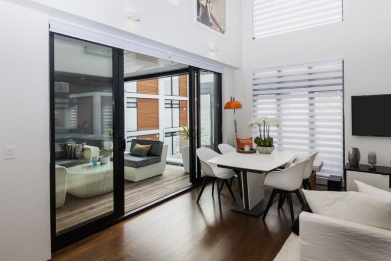 Photo of property in 26a Peterborough Street, Christchurch Central, Christchurch, 8013