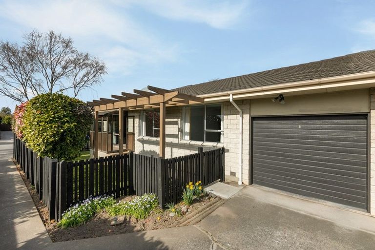 Photo of property in 1/39 Chipping Lane, Redwood, Christchurch, 8051