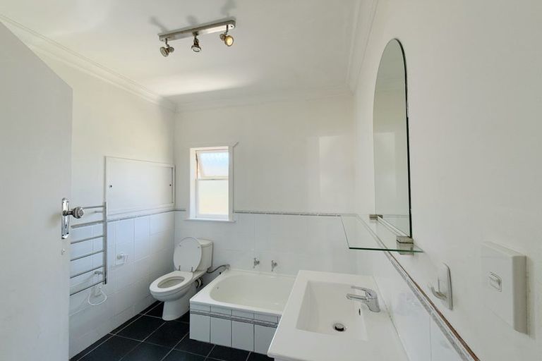 Photo of property in 13 Akarana Avenue, Mount Roskill, Auckland, 1041