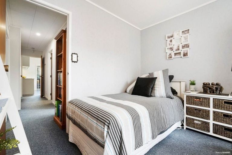 Photo of property in 221 Mahia Road, Wattle Downs, Auckland, 2103