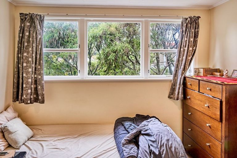 Photo of property in 24 Redwood Avenue, Tawa, Wellington, 5028