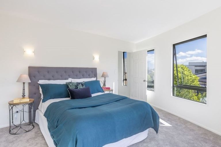 Photo of property in 21/15f Vinograd Drive, Te Atatu Peninsula, Auckland, 0610