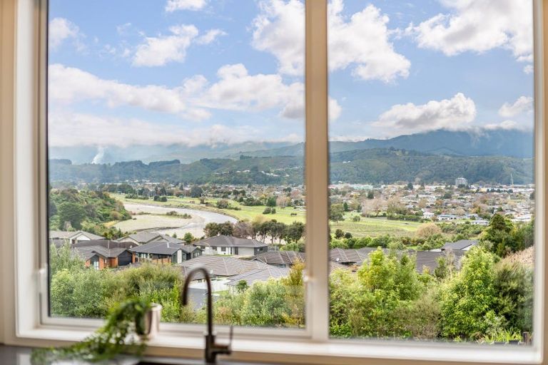 Photo of property in 64 Riverstone Drive, Riverstone Terraces, Upper Hutt, 5018