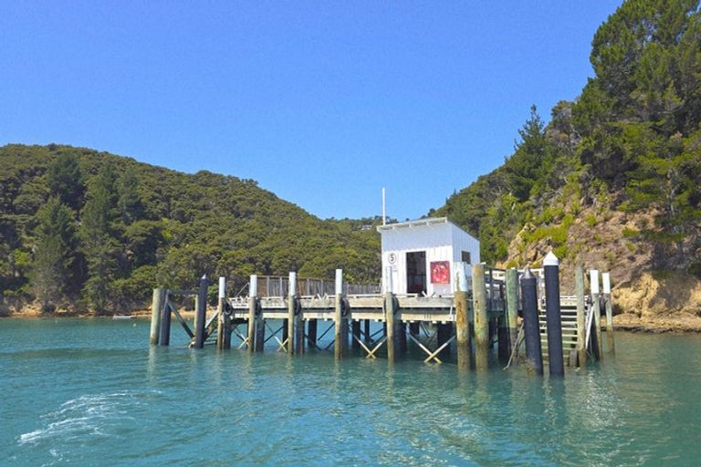 Photo of property in 3 Hall Head Road, Kawau Island, 0920