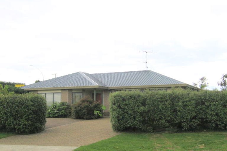 Photo of property in 1 Tinopai Drive, Omokoroa, 3114