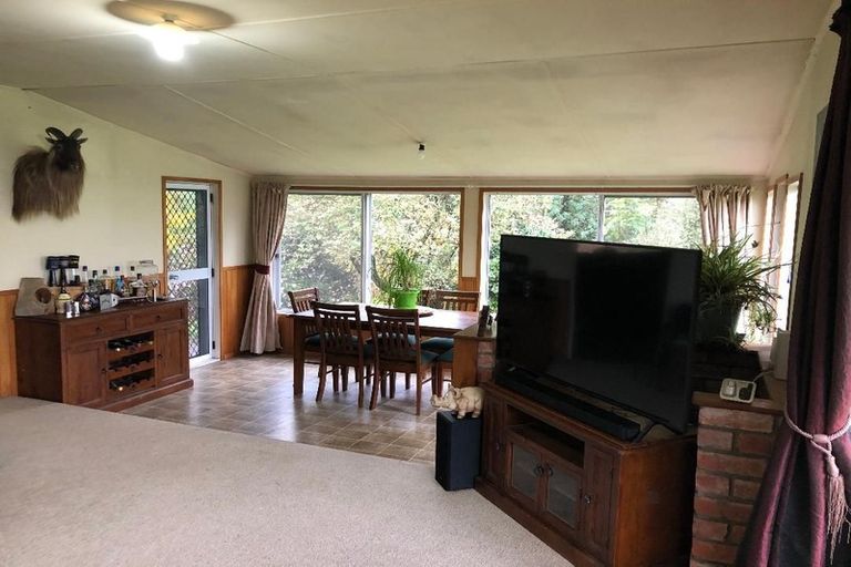 Photo of property in 1875 Kanakanaia Road, Whatatutu, Te Karaka, 4091