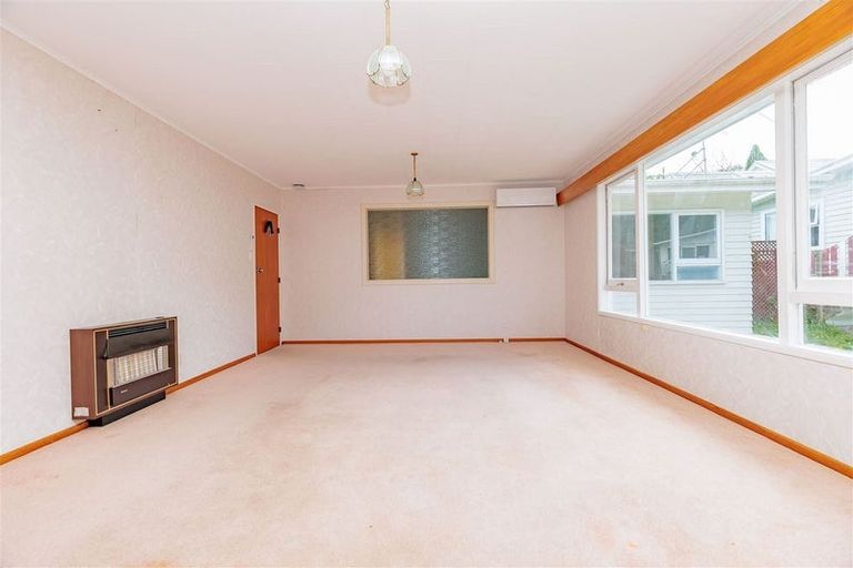Photo of property in 15 Cortina Avenue, Johnsonville, Wellington, 6037