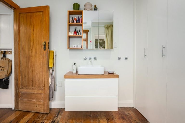 Photo of property in 17 Fitzherbert Street, Alicetown, Lower Hutt, 5010