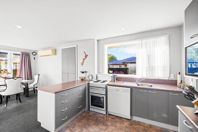 Photo of property in 1/310 Main North Road, Redwood, Christchurch, 8051