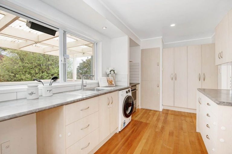 Photo of property in 5 William Souter Street, Forrest Hill, Auckland, 0620