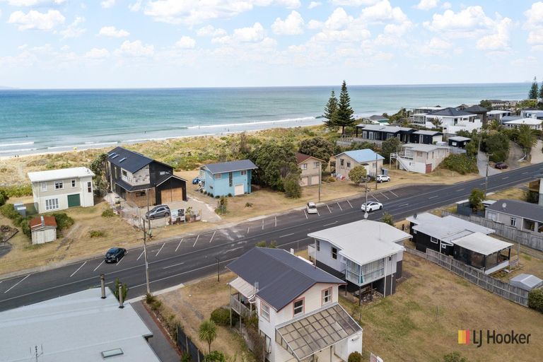 Photo of property in 24 Seaforth Road, Waihi Beach, 3611