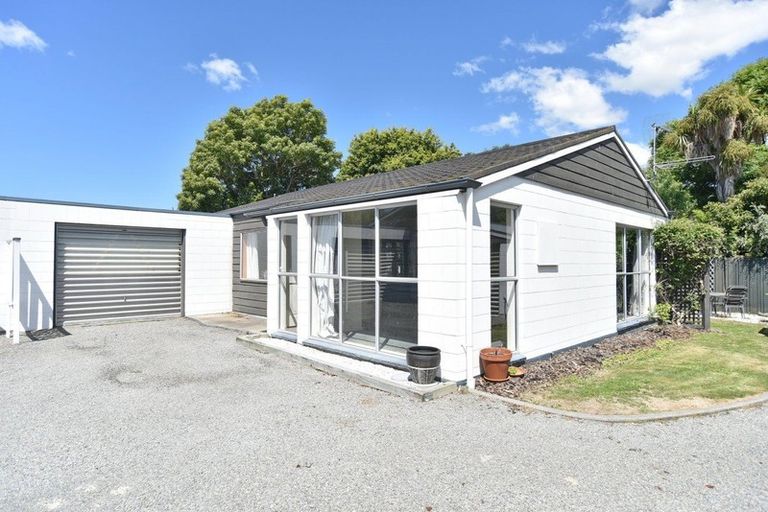 Photo of property in 6b Doggett Place, Rangiora, 7400