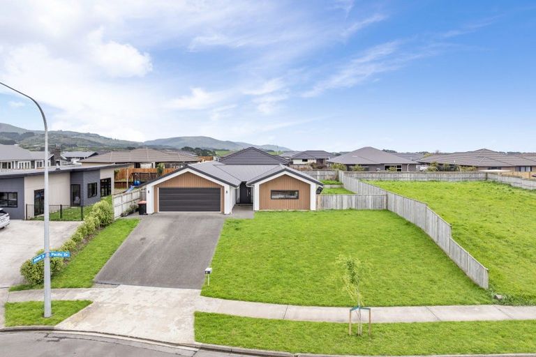 Photo of property in 202 Pacific Drive, Fitzherbert, Palmerston North, 4410