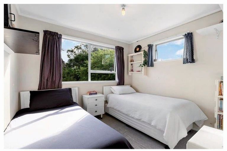 Photo of property in 30 Mirrabooka Avenue, Botany Downs, Auckland, 2010