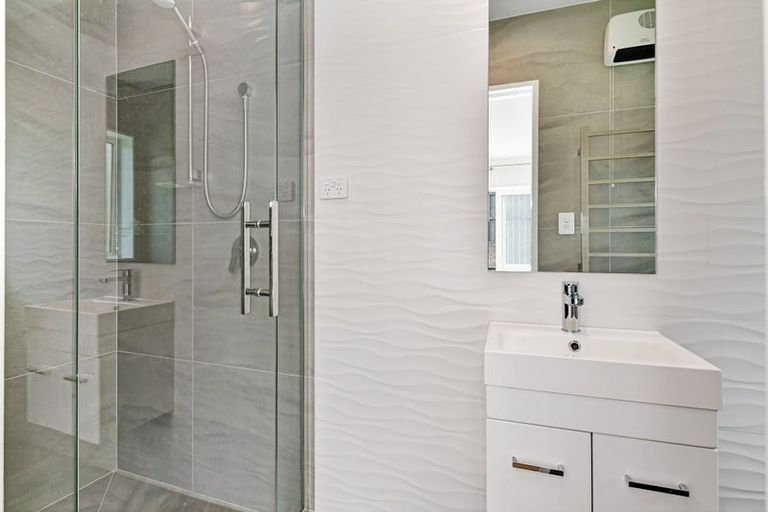 Photo of property in 17 Resolution Drive, Gulf Harbour, Whangaparaoa, 0930