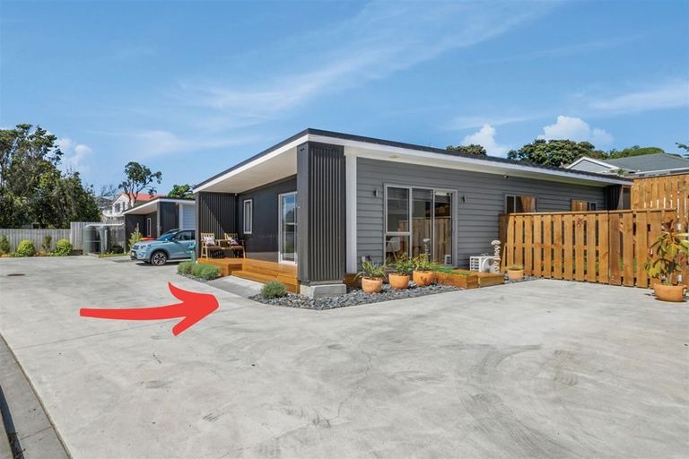 Photo of property in 17a Tuki Street, Titahi Bay, Porirua, 5022