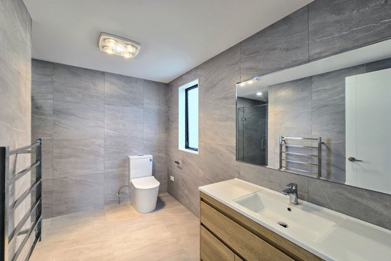 Photo of property in 7c Gulf Crest, Bucklands Beach, Auckland, 2012