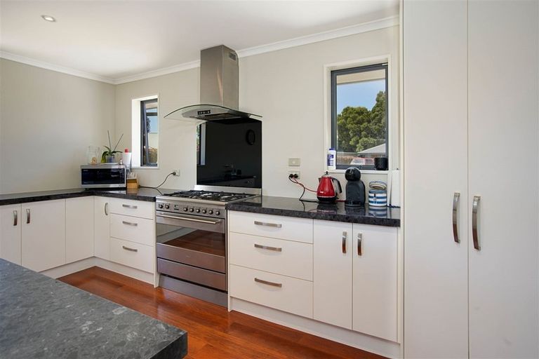 Photo of property in 6 Willowside Place, Amberley, 7410