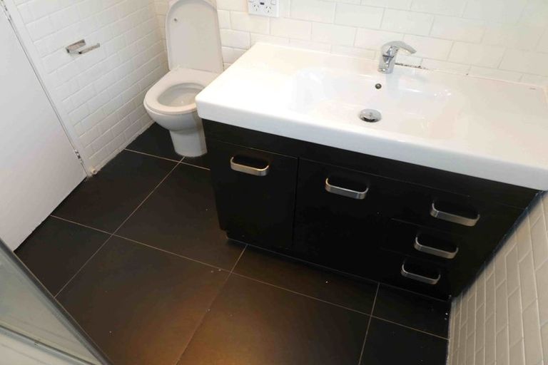 Photo of property in 35 Zita Maria Drive, Massey, Auckland, 0614