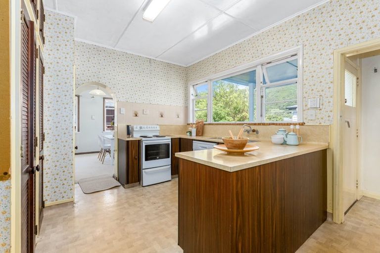 Photo of property in 28 Bauchop Road, Waterloo, Lower Hutt, 5011