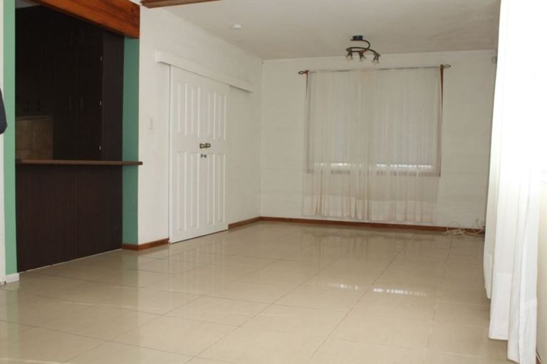 Photo of property in 15 Catalina Crescent, Forrest Hill, Auckland, 0620