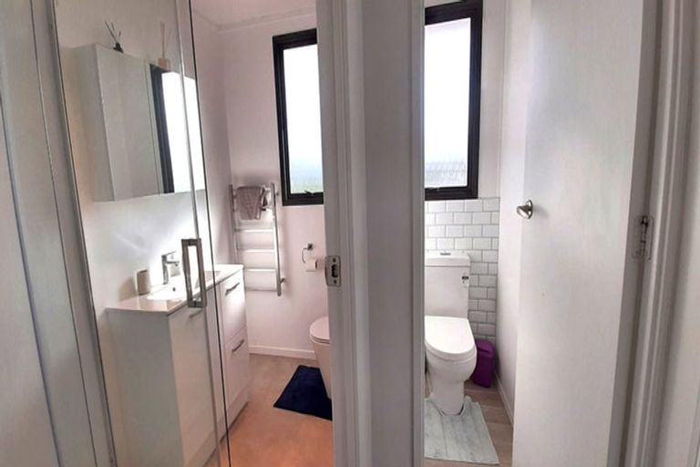 Photo of property in 16 Maywood Crescent, Glen Eden, Auckland, 0602