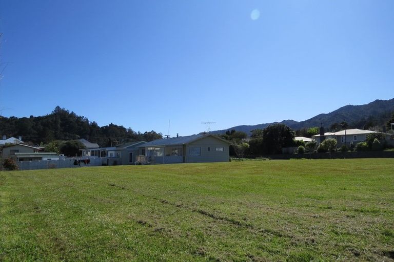 Photo of property in 21 Victoria Street, Coromandel, 3506
