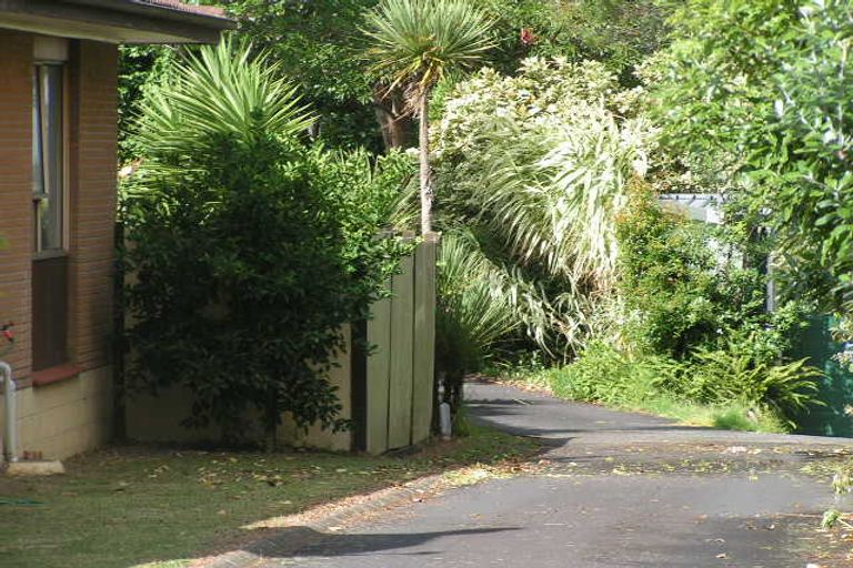 Photo of property in 8 Pendene Place, Forrest Hill, Auckland, 0620