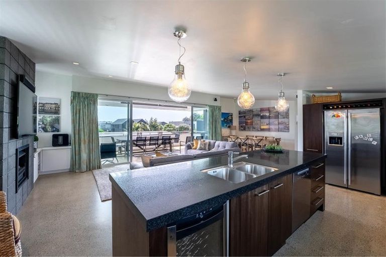 Photo of property in 32 Taumata Road, Omaha, 0986